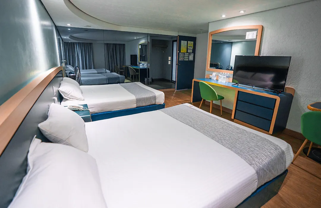 Hotel Embassy-1
